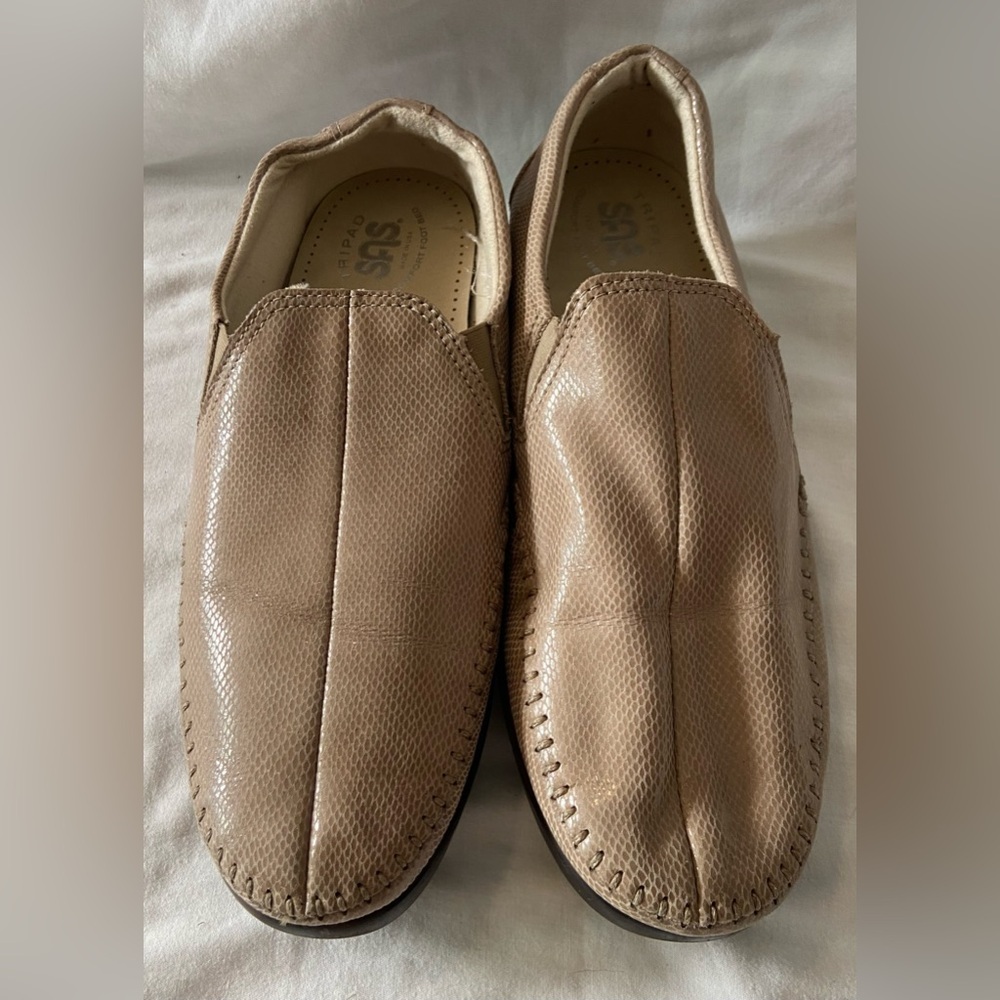 SAS Tripad Comfort Womens Size 9W Shoes Tan Snakeskin Print Slip on Loafers